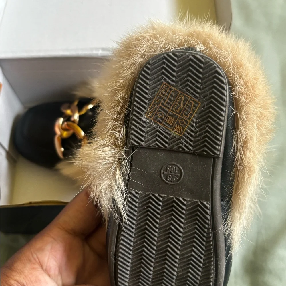 Black and Gold Dress Loafers with Plush Fur Lining - Picture 2 of 2